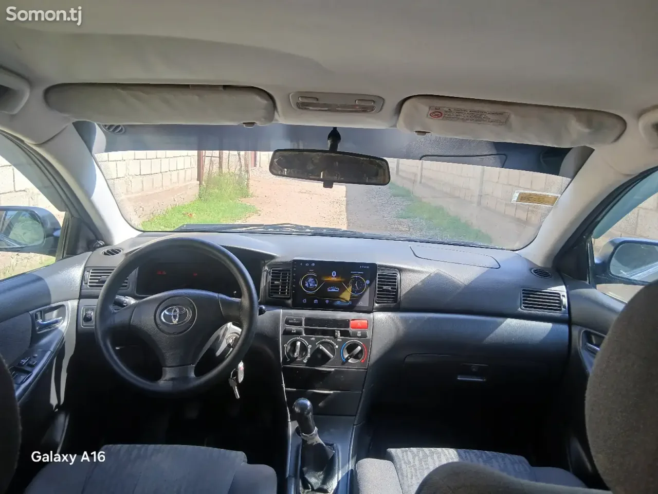 Toyota Corolla 2003 · 1.6 MT
