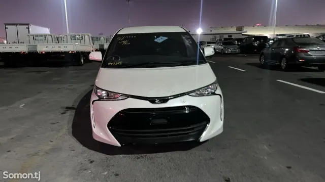Toyota Estima 2017 · 2.4 AT
