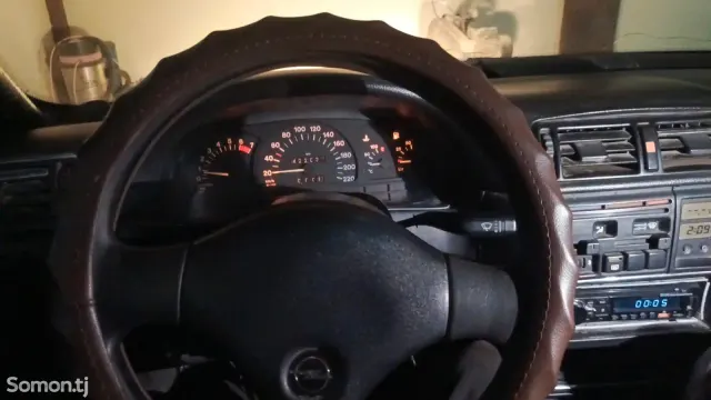 Opel Vectra A 1992 · 1.6 MT