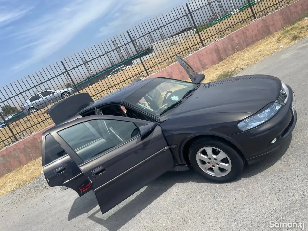 Opel Vectra B 2000 · 1.6 MT