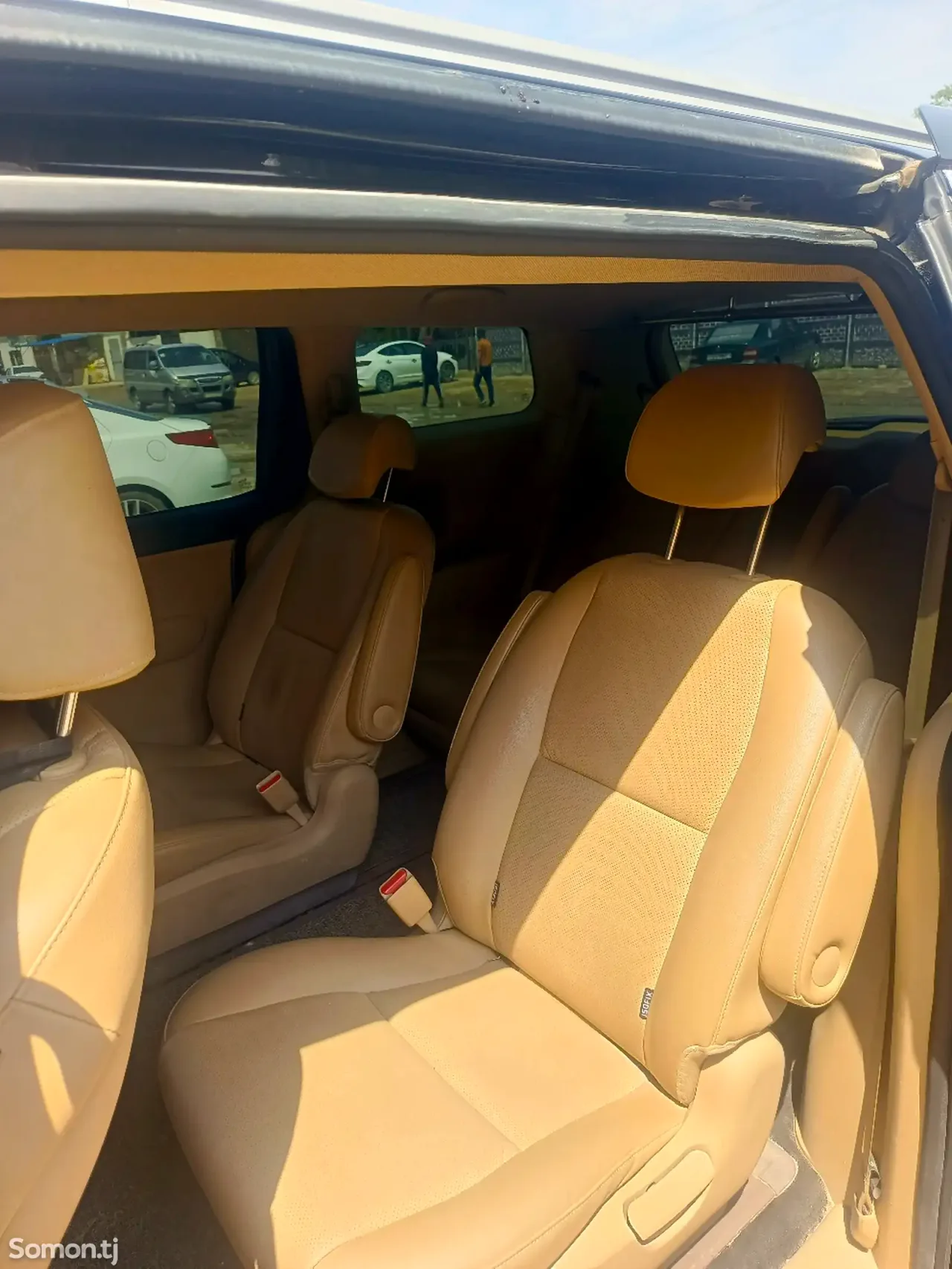 Kia Carnival 2014 · 2.2 AT