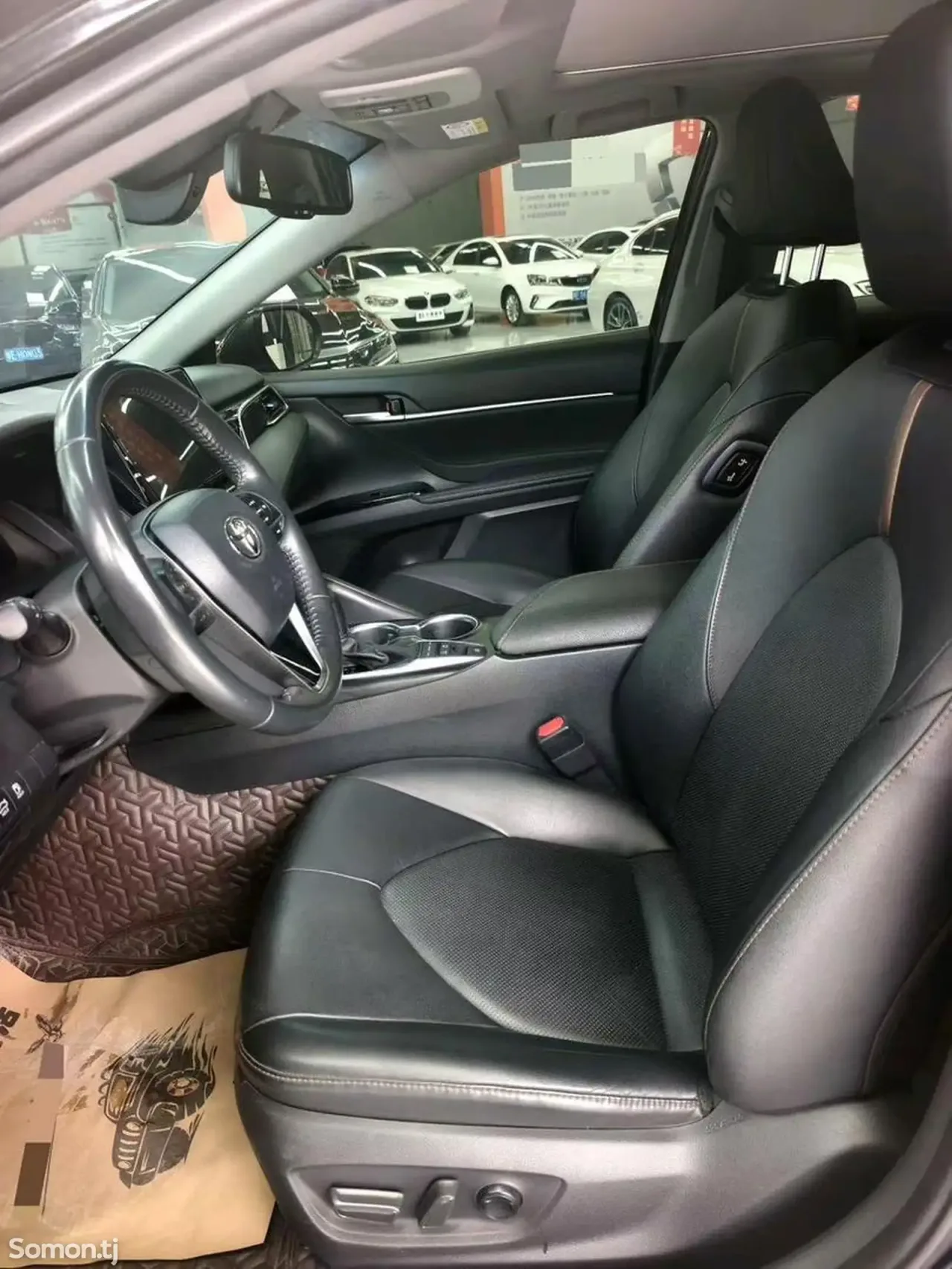 Toyota Camry 2023 · 2.5 AT