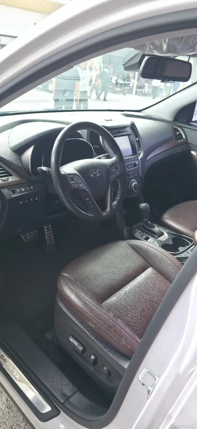 Hyundai Santa Fe 2016 · 2.0 AT