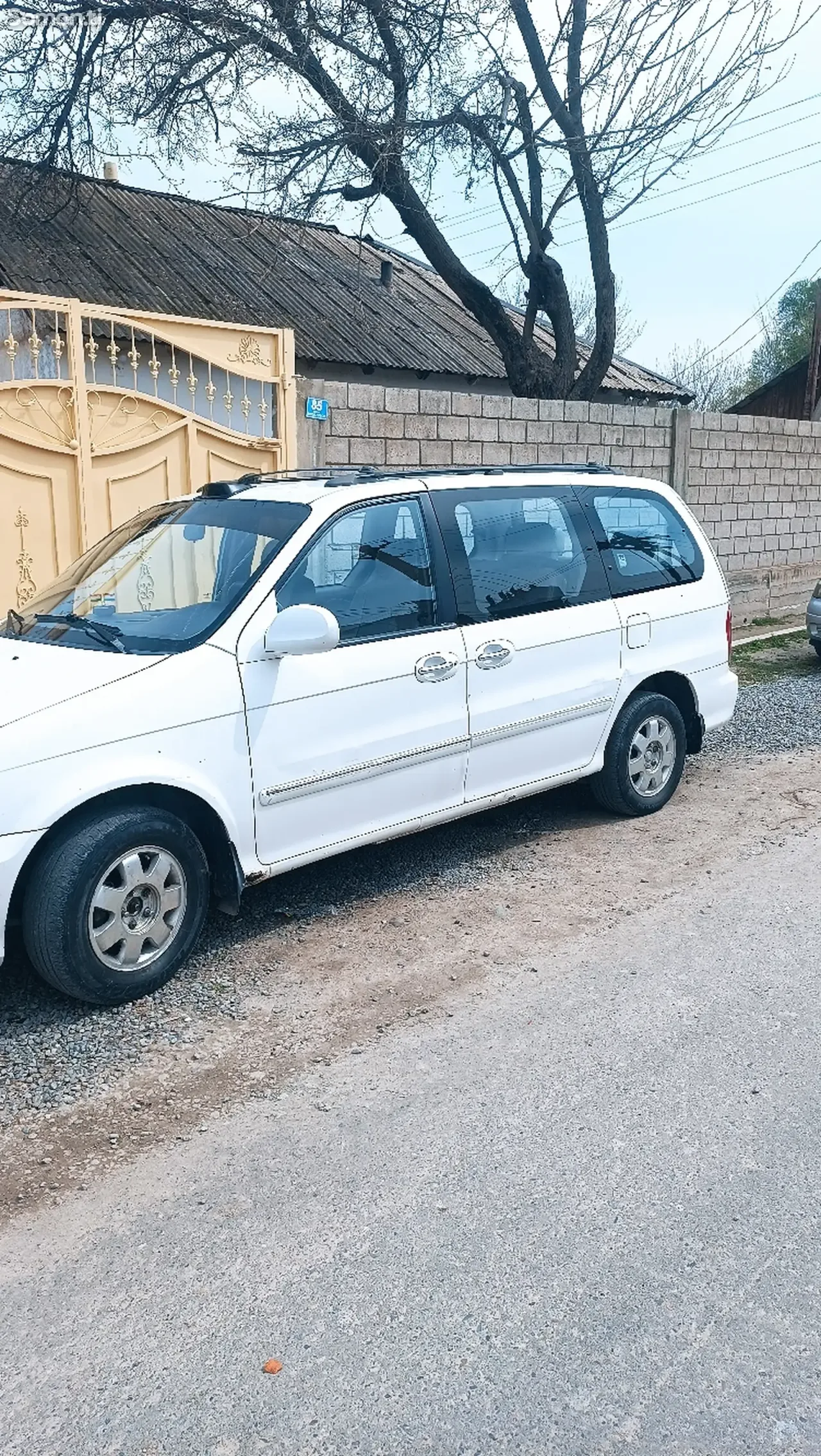 Kia Carnival 2001 · 1.8 MT
