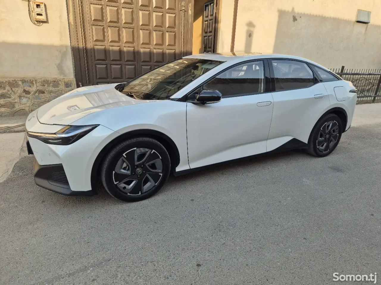 Toyota bZ3 2025 · CVT