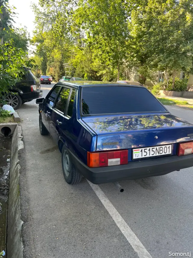 Lada (ВАЗ) 21099 2003 · 1.7 MT