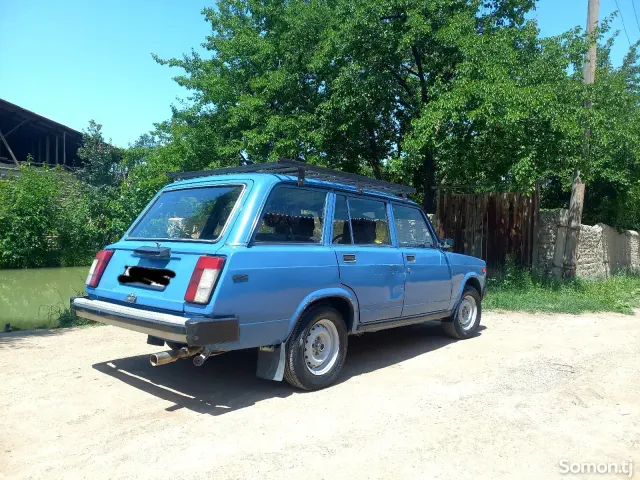 Lada (ВАЗ) 2104 1989 · 0.6 MT