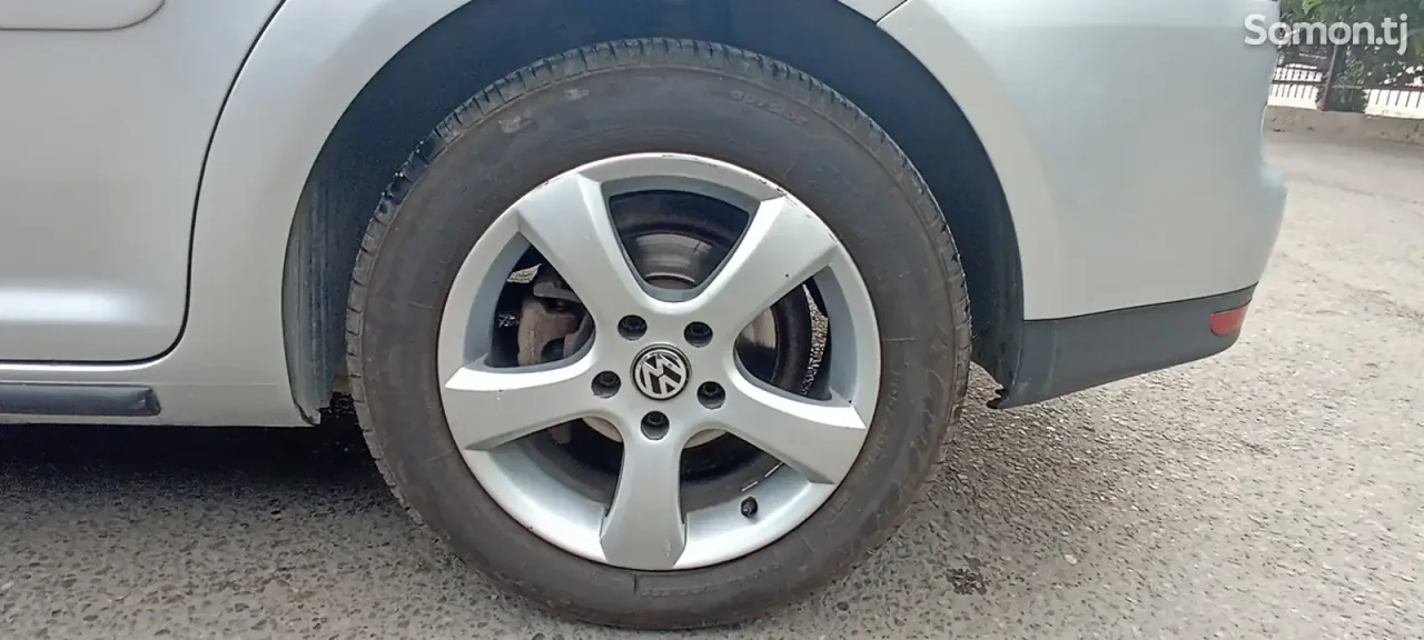 Volkswagen Touran 2007 · 2.0 AT