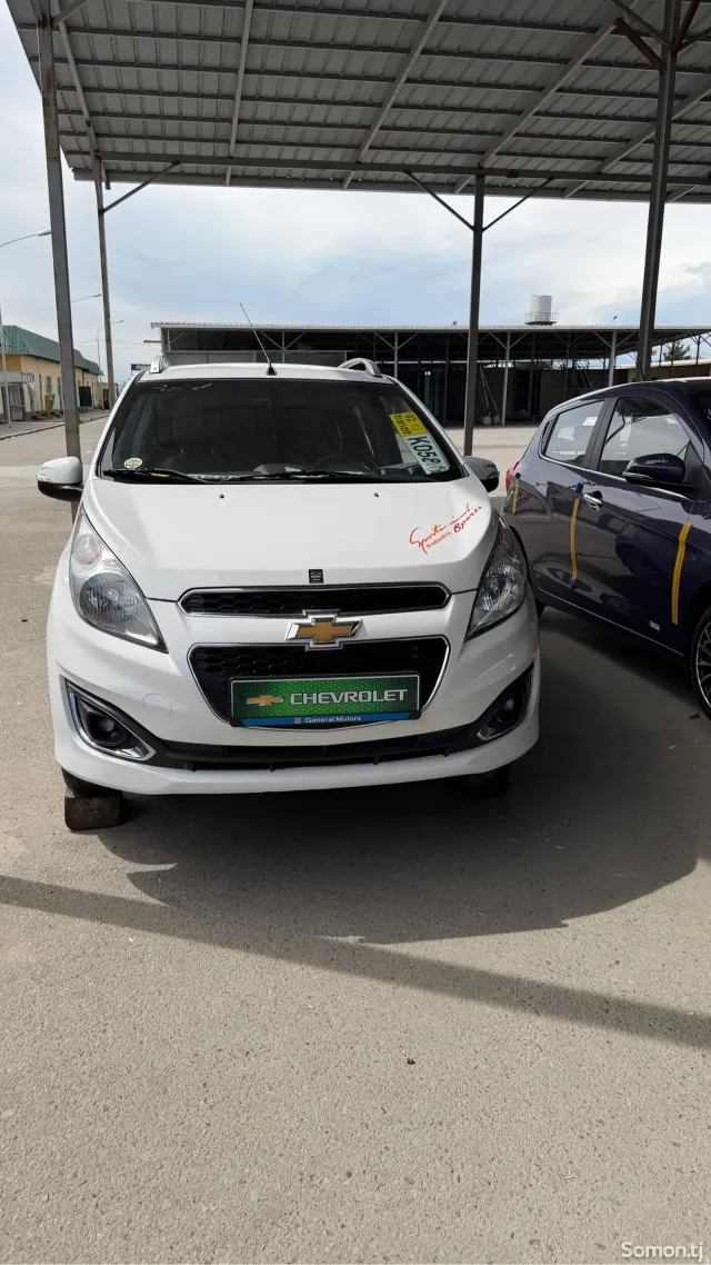 Chevrolet Spark 2014 · 1.0 AT