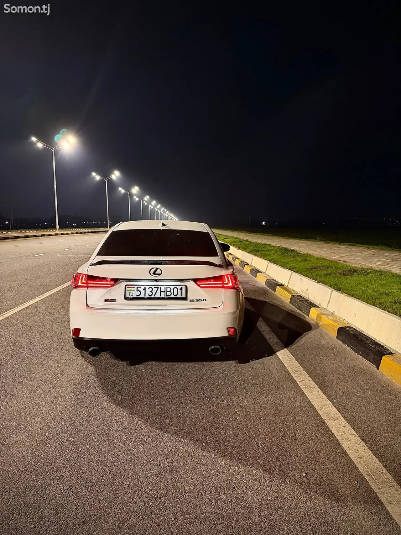 Lexus IS series 2015 · 2.5 AT