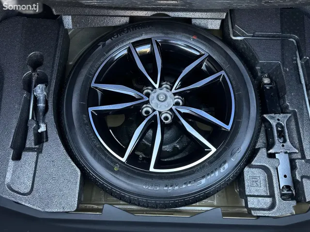 Toyota Camry 2017 · 2.5 AT