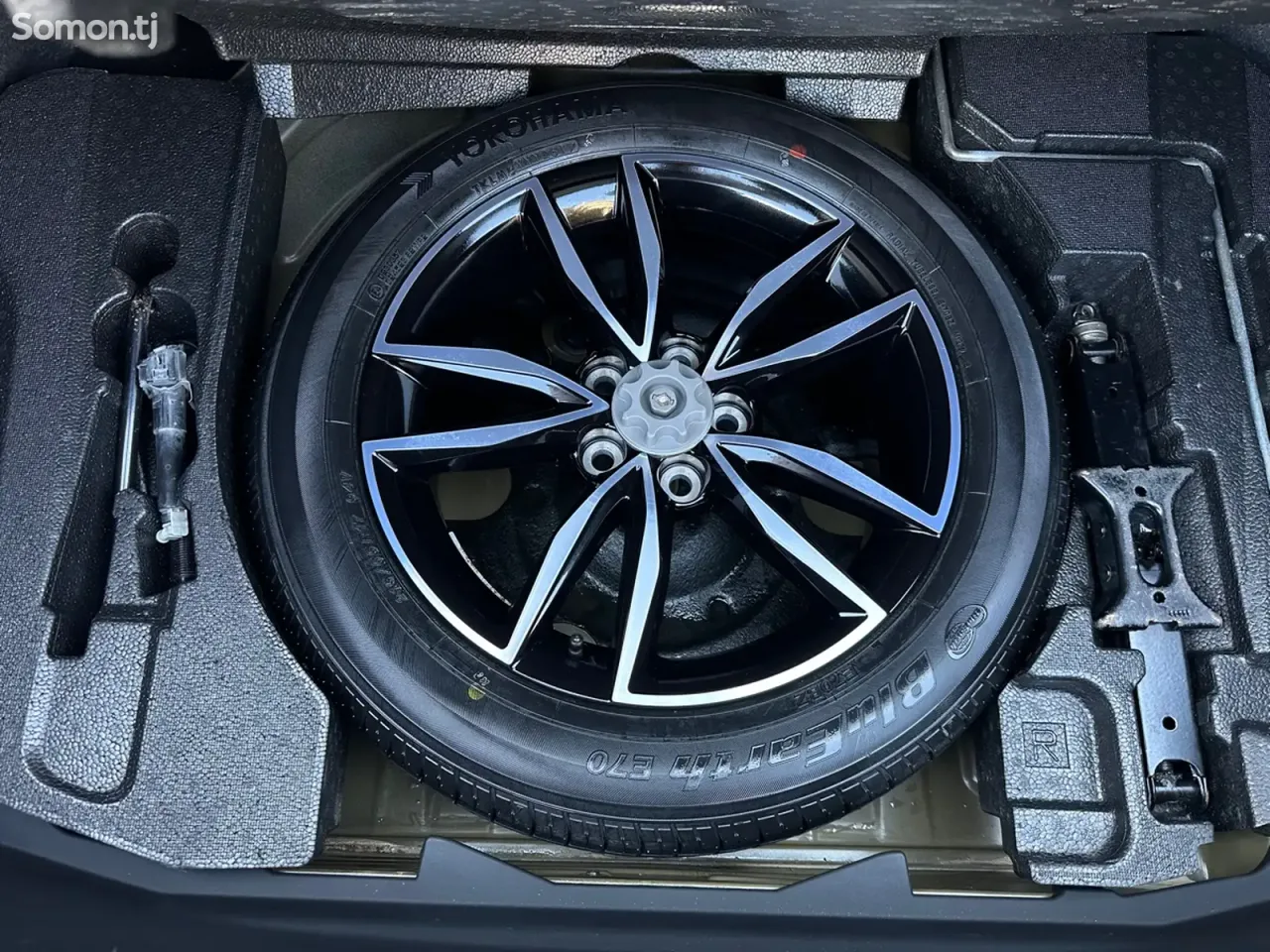 Toyota Camry 2017 · 2.5 AT