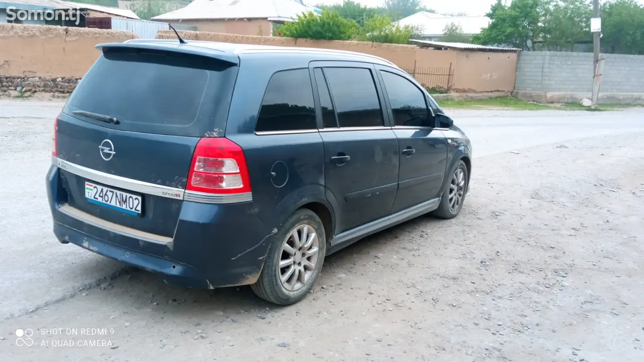 Opel Zafira 2008 · 0.7 MT