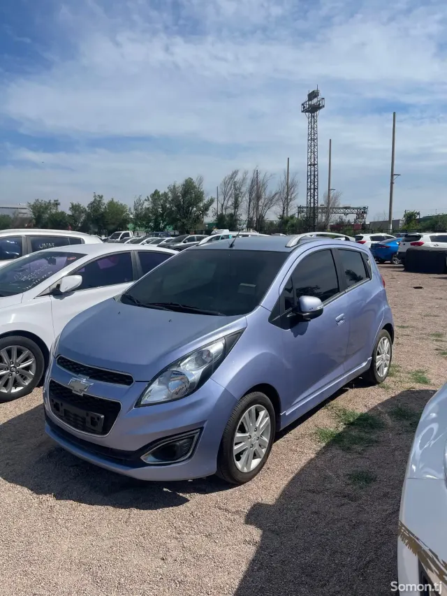 Chevrolet Spark 2014 · 1.0 AT