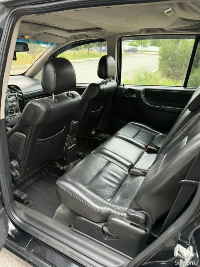 Opel Zafira 2002 · 2.2 AT
