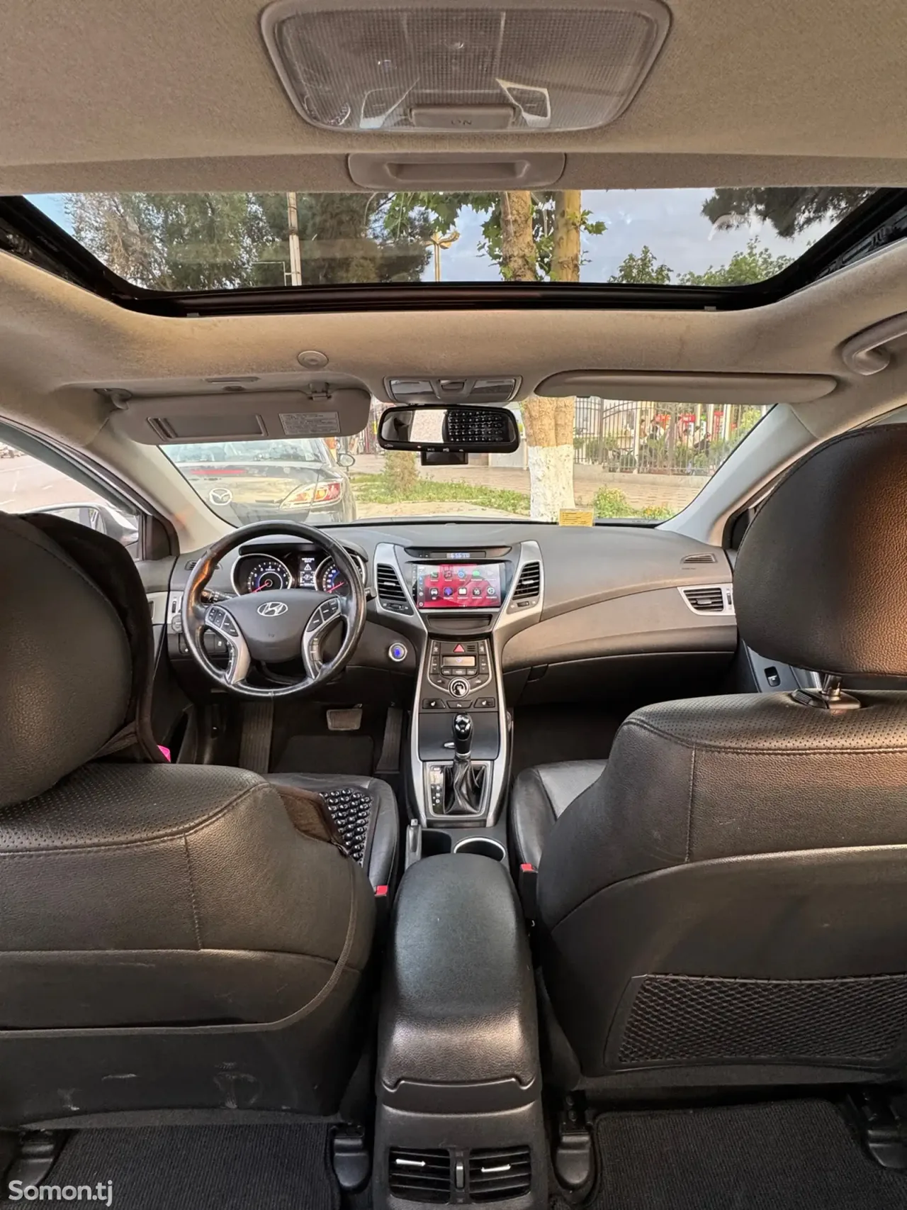Hyundai Avante 2015 · 1.6 AT