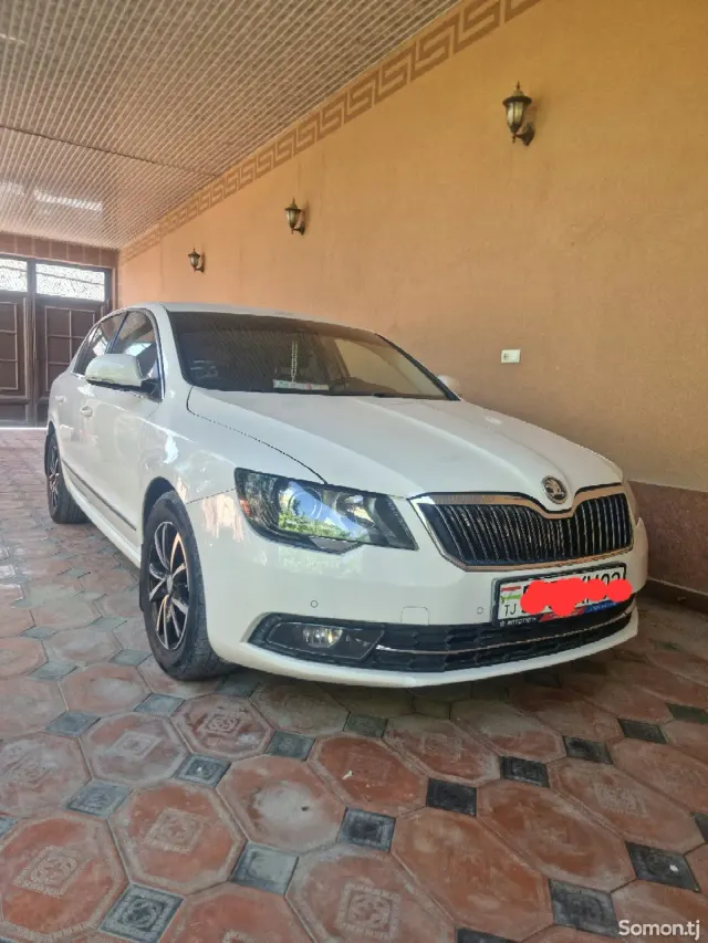 Skoda Superb 2014 · 1.8 AT
