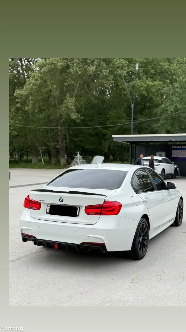 BMW 3 series 2018 · 2.0 AT