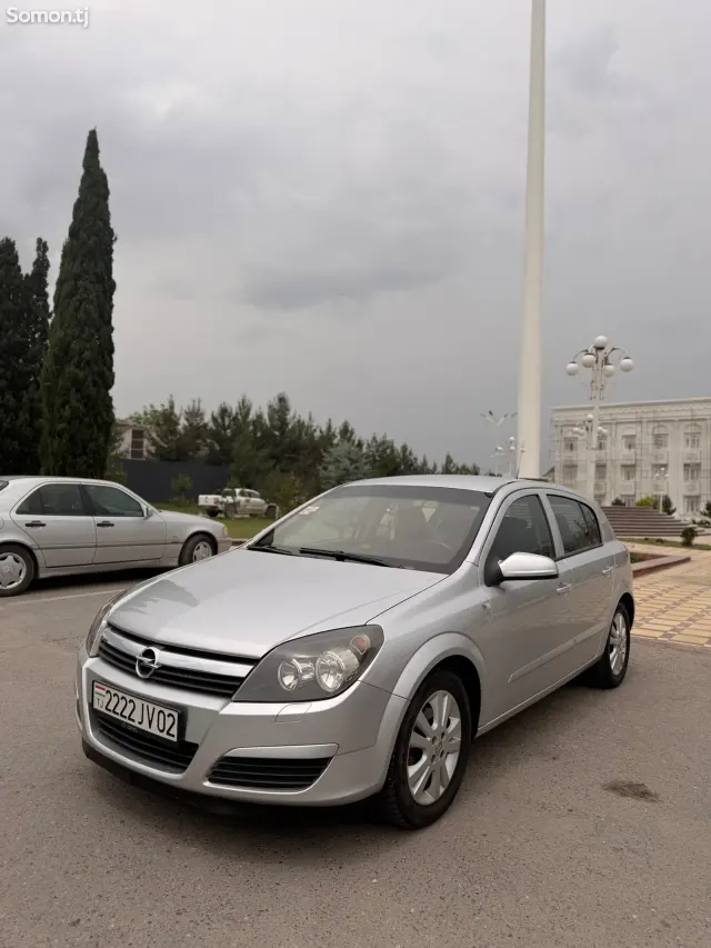 Opel Astra H 2006 · 1.6 MT