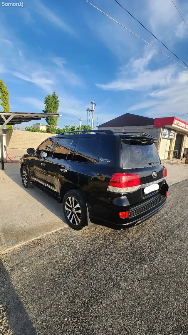 Toyota Land Cruiser 2011 · 4.5 AT