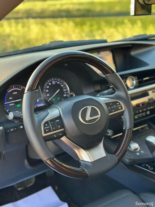 Lexus ES series 2016 · 2.5 AT