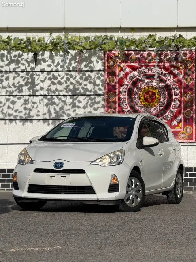 Toyota Aqua 2014 · 1.5 AT