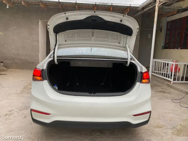 Hyundai Solaris 2019 · 1.6 AT