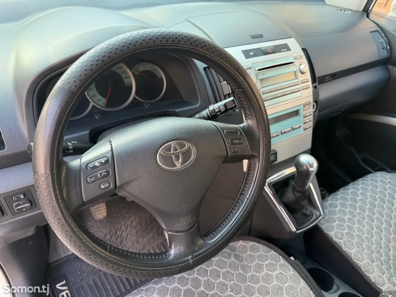 Toyota Corolla Verso 2008 · 2.2 MT