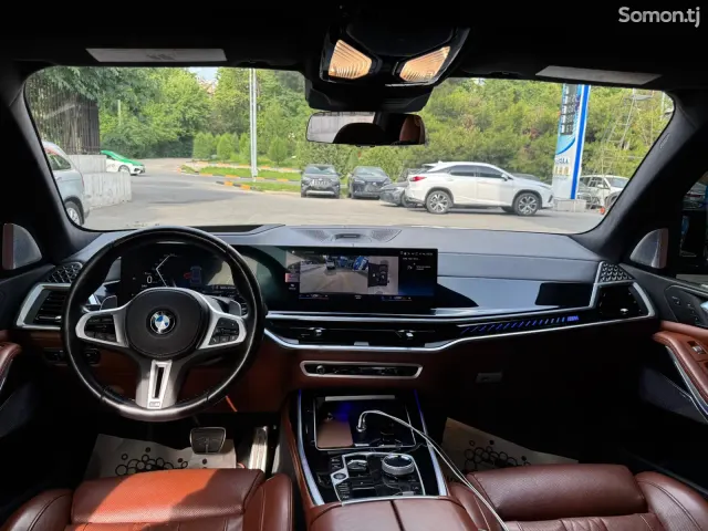 BMW X7 2023 · 4.4 AT