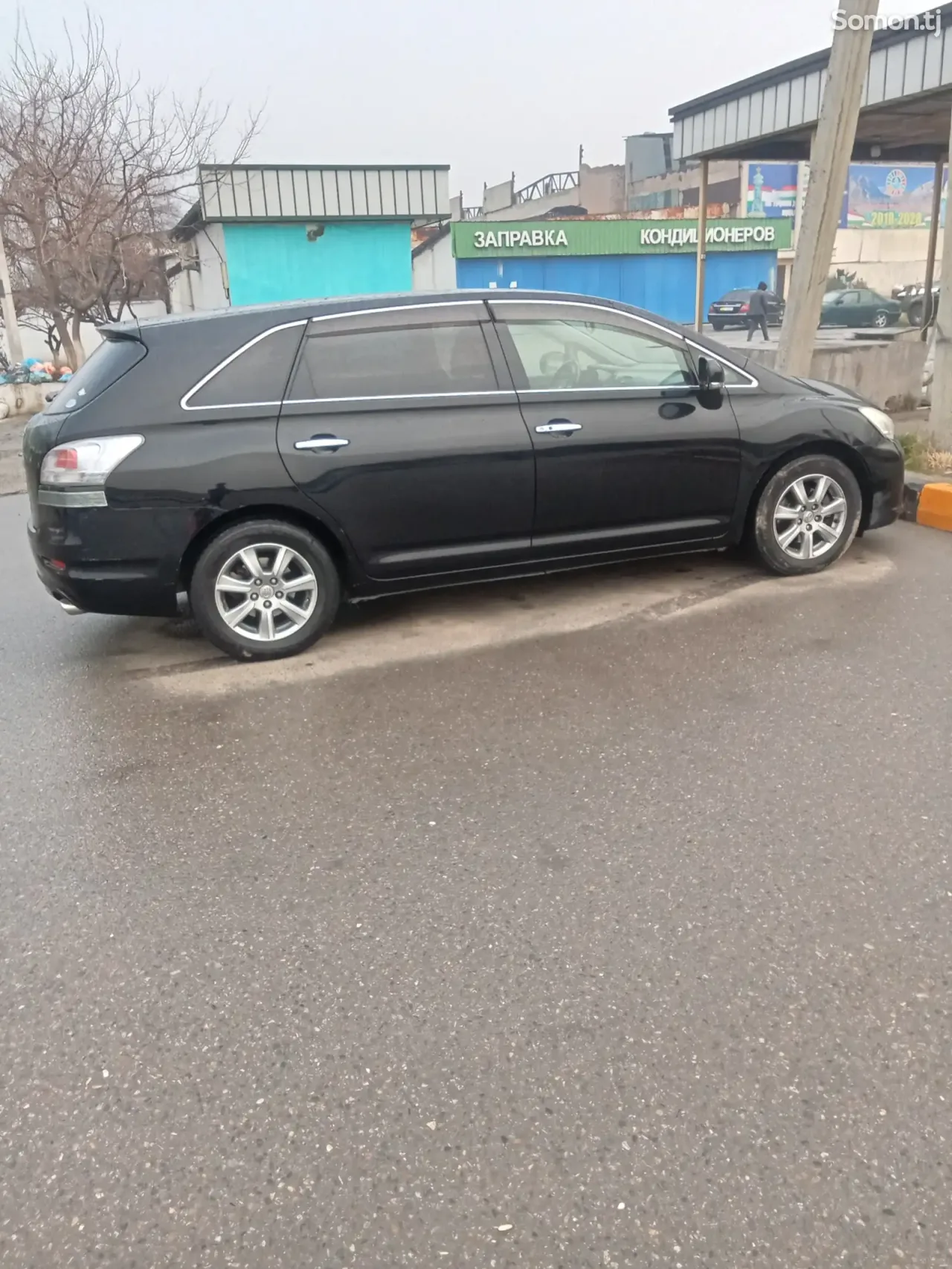 Toyota Mark X ZiO 2012 · 2.4 AT