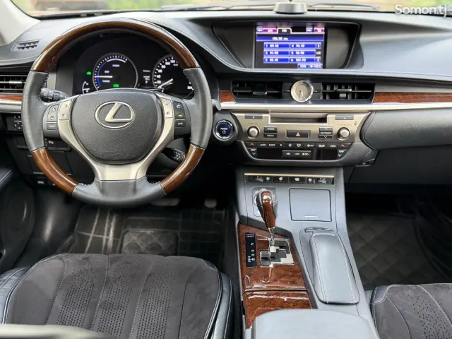 Lexus ES series 2015 · 3.0 AT