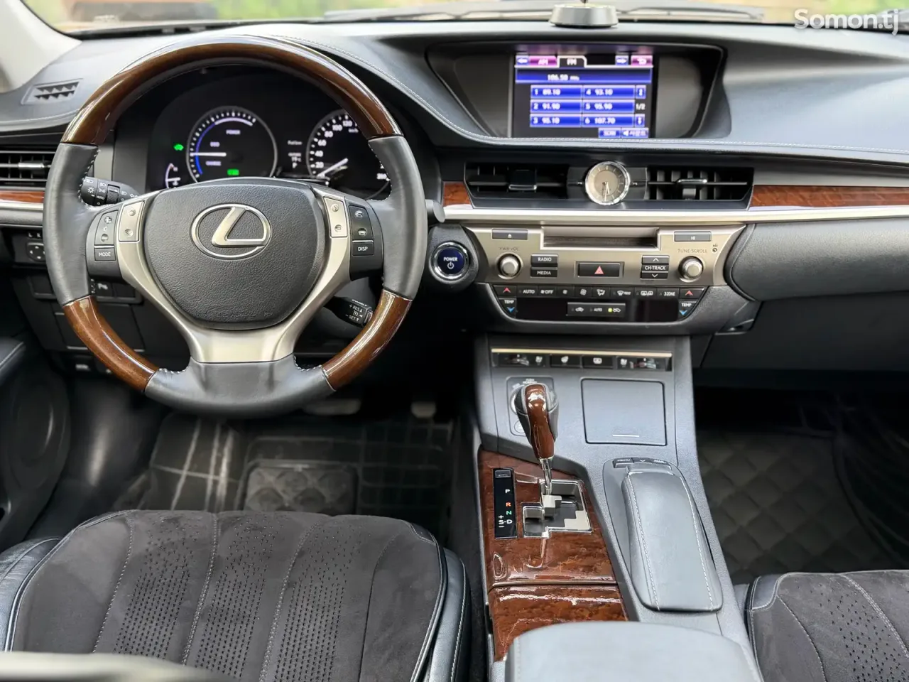 Lexus ES series 2015 · 3.0 AT
