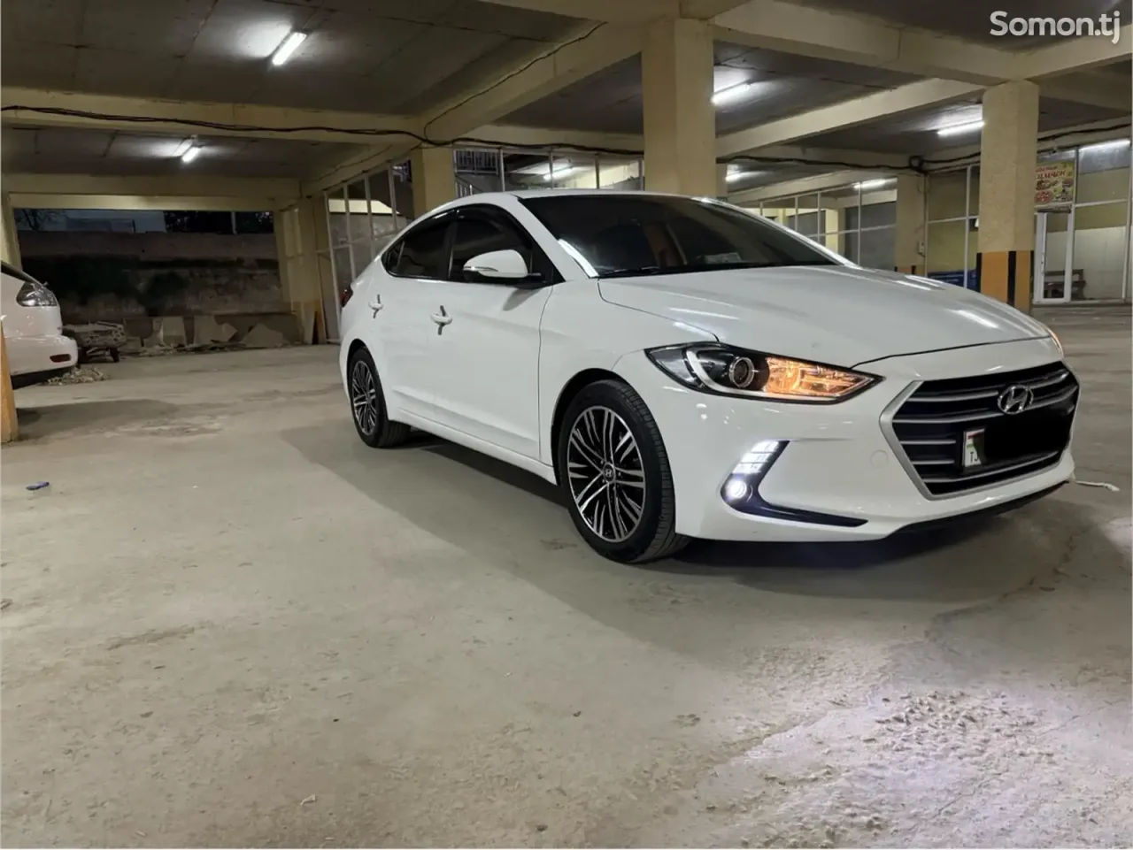 Hyundai Avante 2016 · 1.6 AT