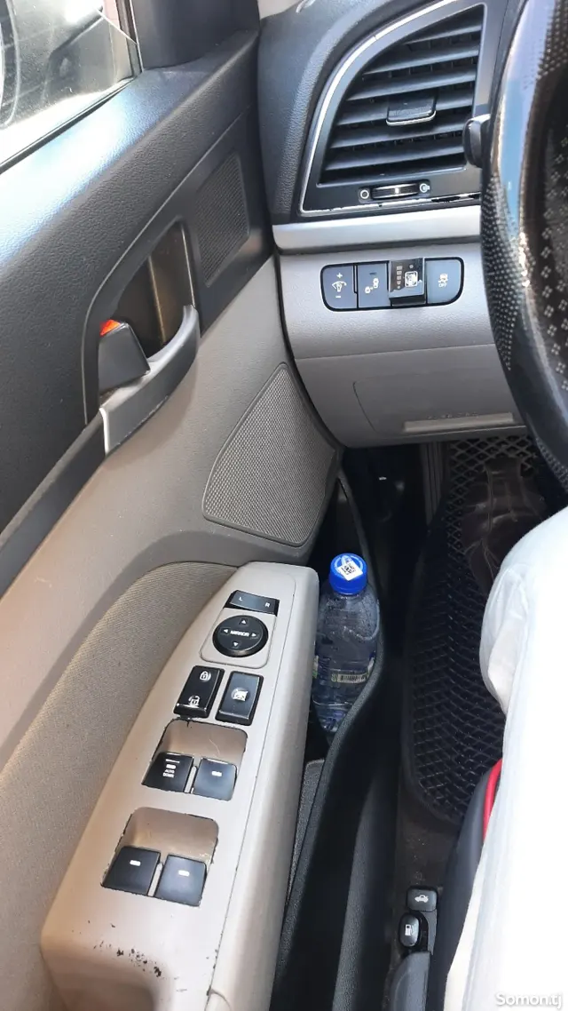 Hyundai Elantra 2018 · 2.0 AT