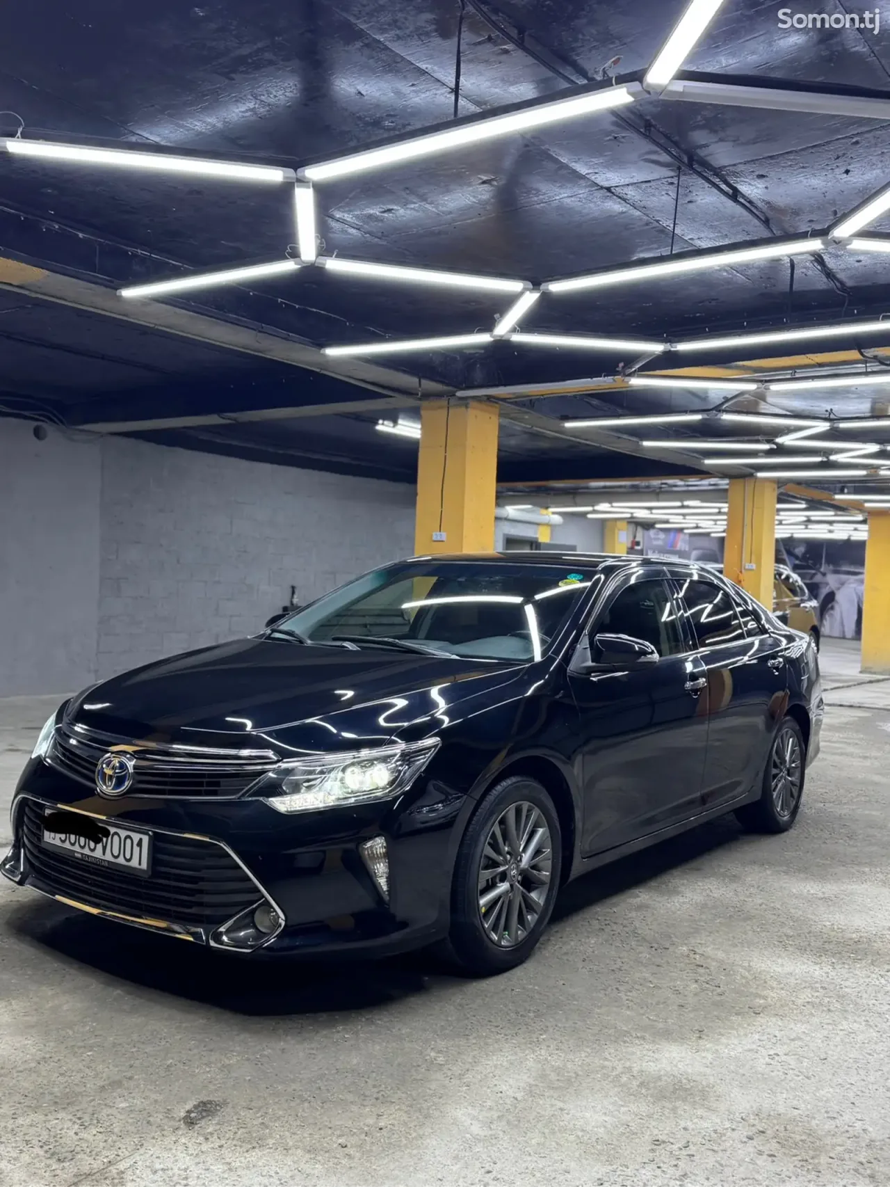 Toyota Camry 2015 · 2.5 AT