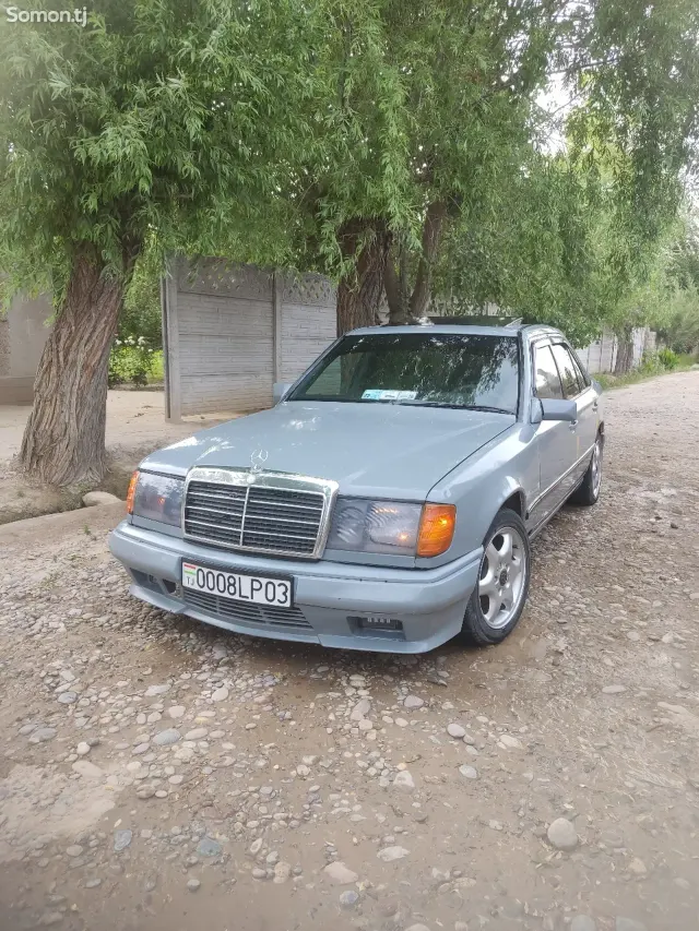 Mercedes-Benz W124 1995 · 2.0 MT