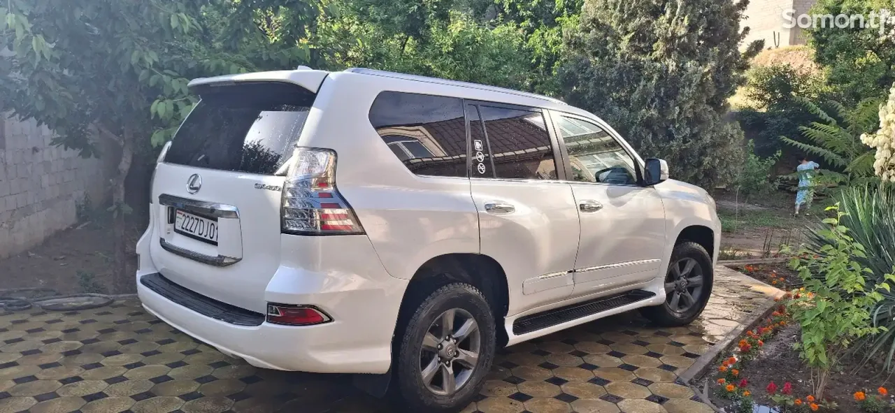 Lexus GX series 2011 · 4.6 AT