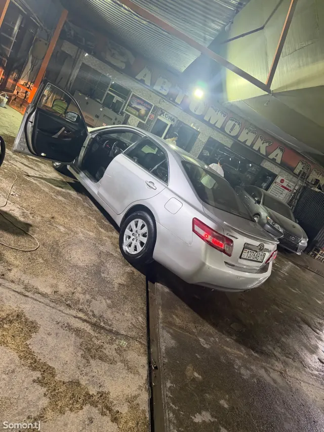Toyota Camry 2008 · 2.4 AT