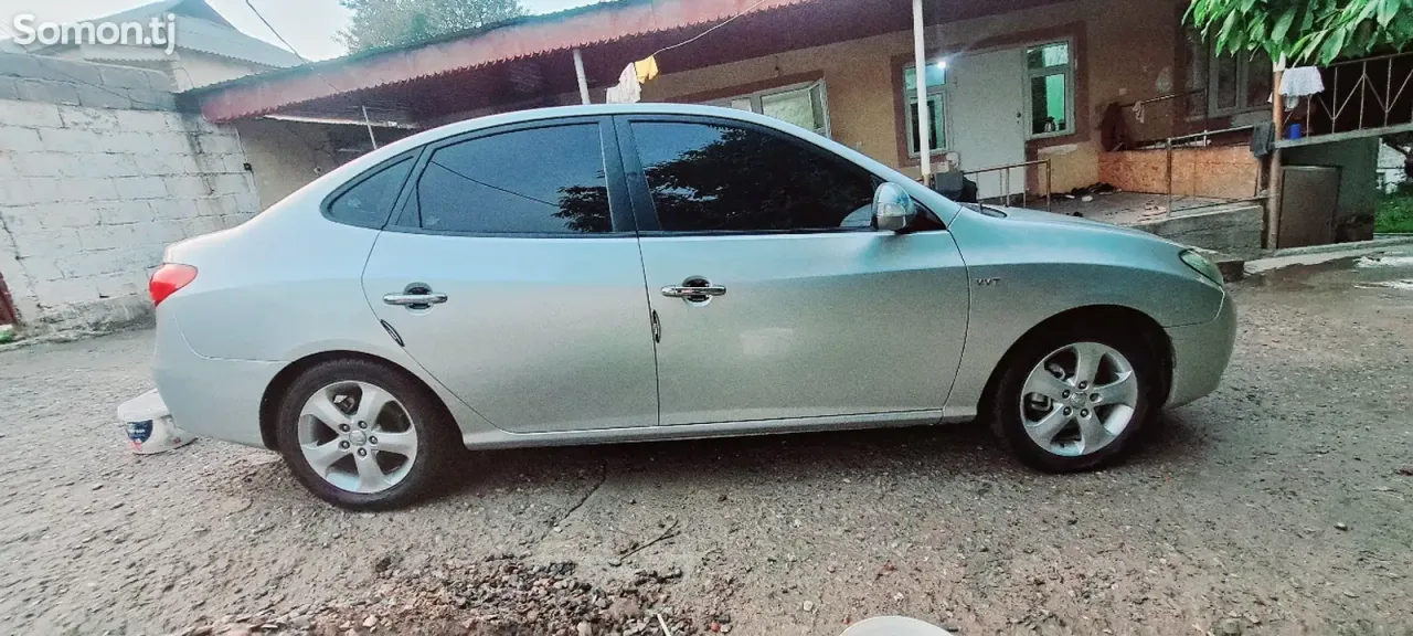 Hyundai Avante 2010 · 1.6 AT