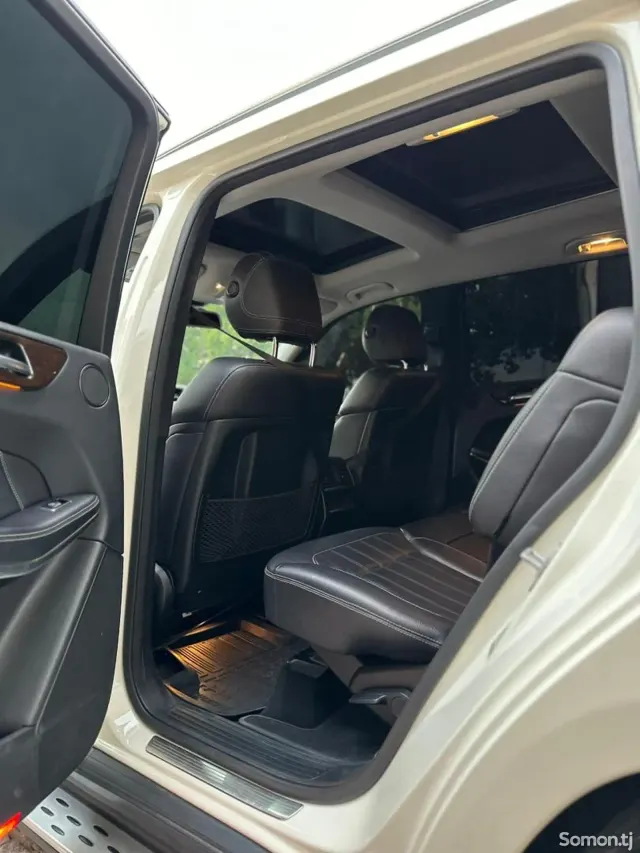 Mercedes-Benz GL class 2013 · 4.5 AT