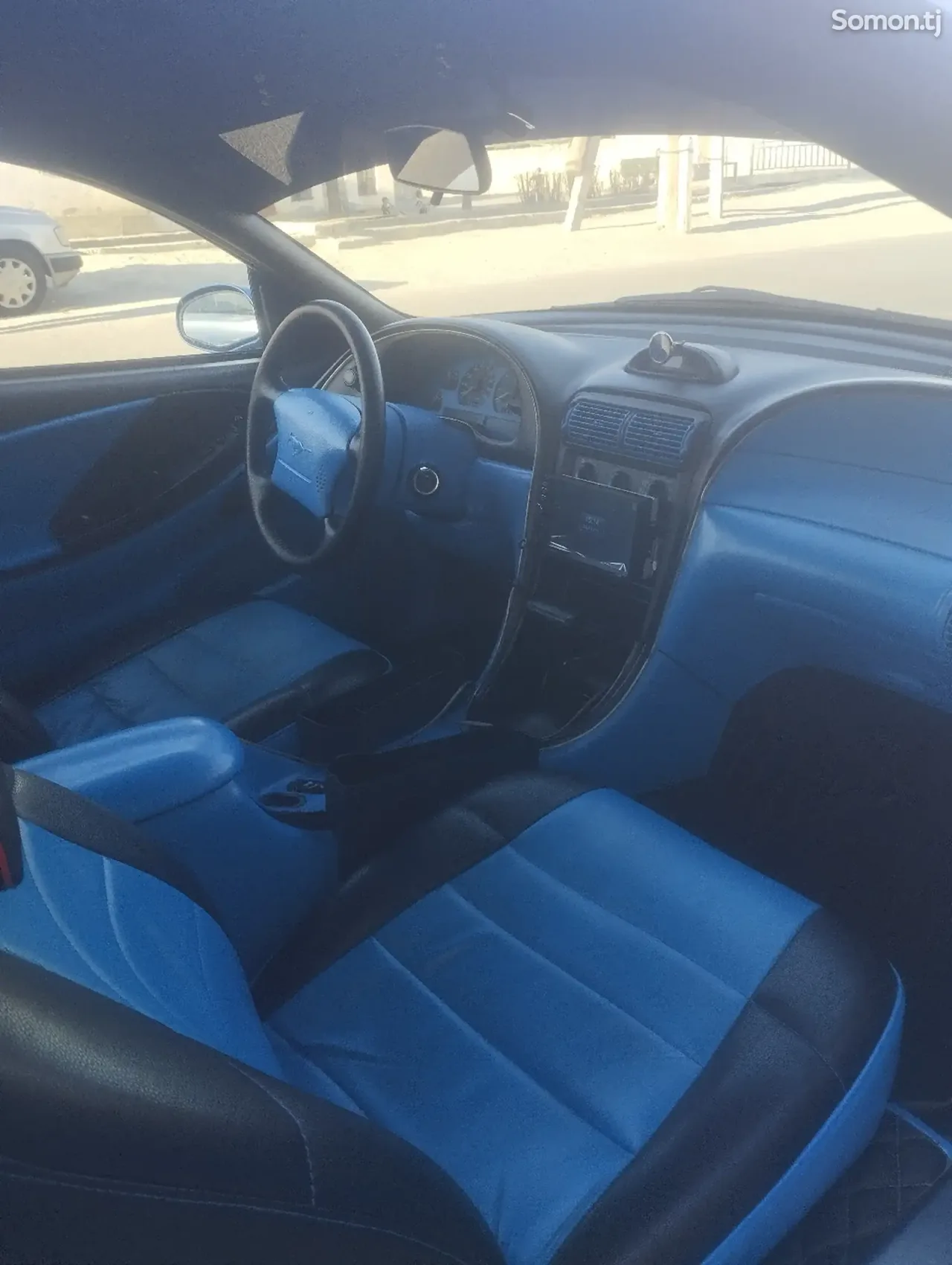 Ford Mustang 1996 · 3.8 AT