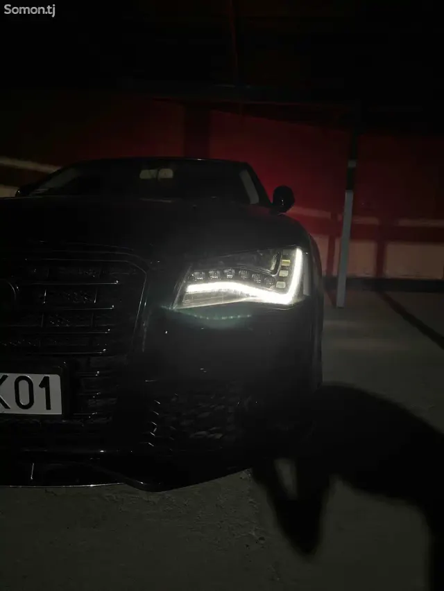 Audi A8 2013 · 3.0 AT