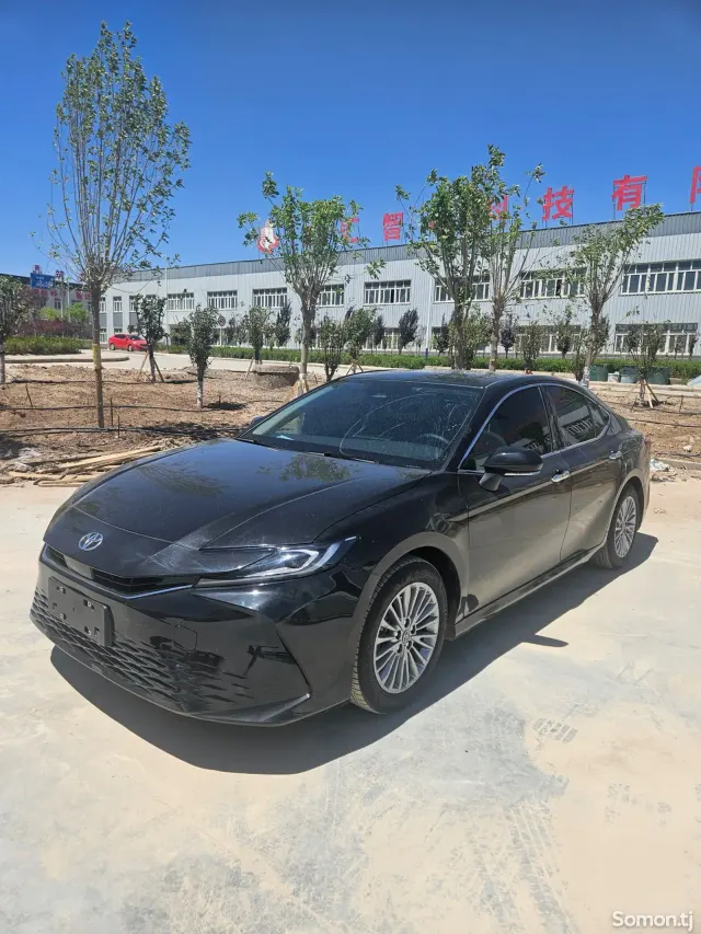 Toyota Camry 2025 · 2.0 AT