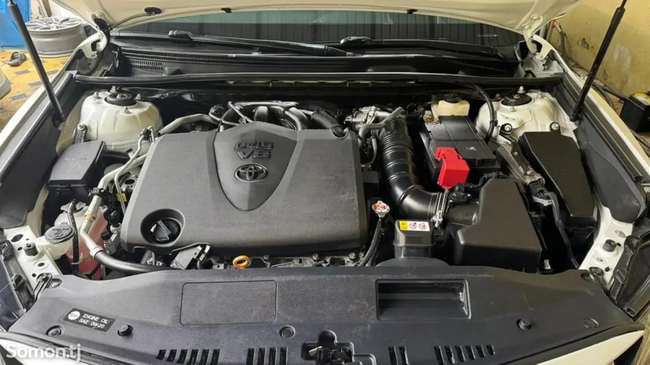 Toyota Camry 2018 · 3.5 AT