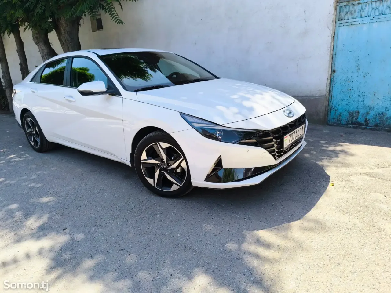 Hyundai Elantra 2022 · 2.0 AT