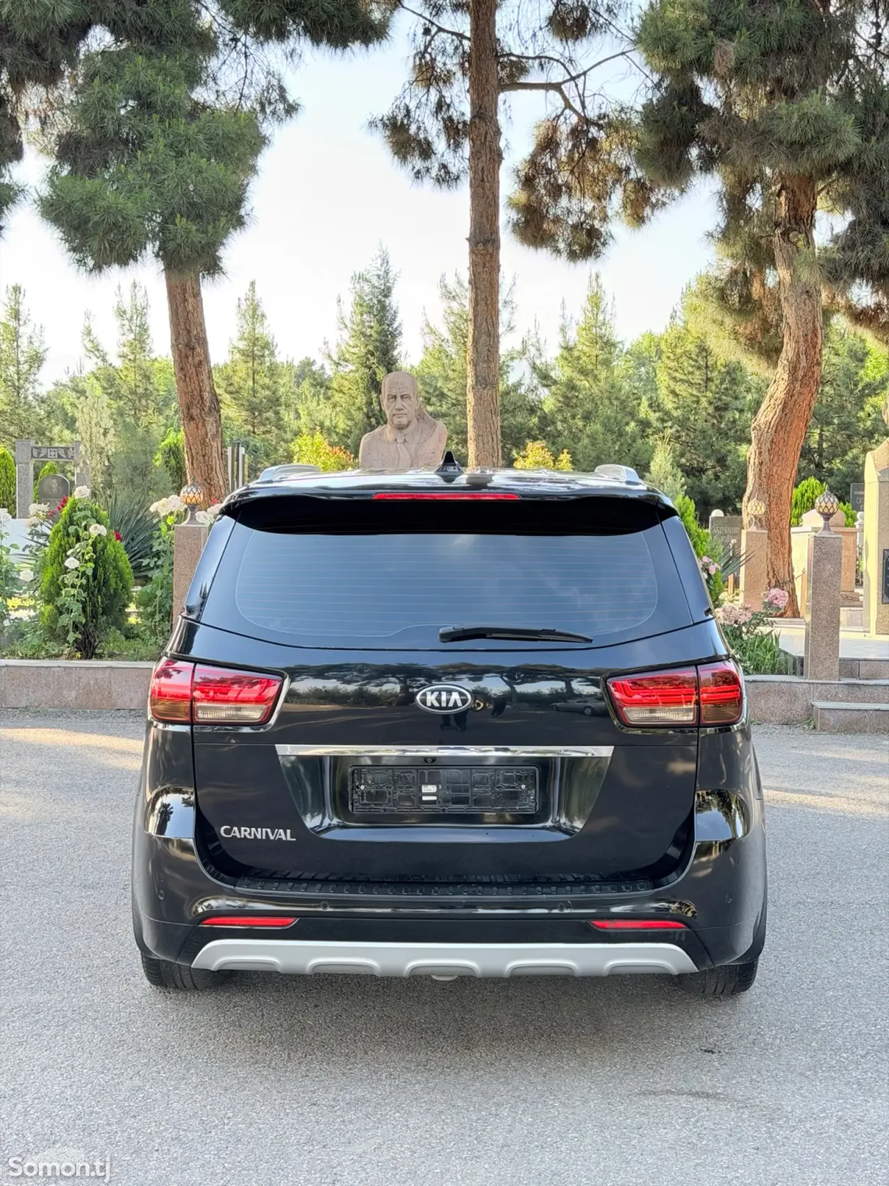 Kia Carnival 2015 · 2.2 AT