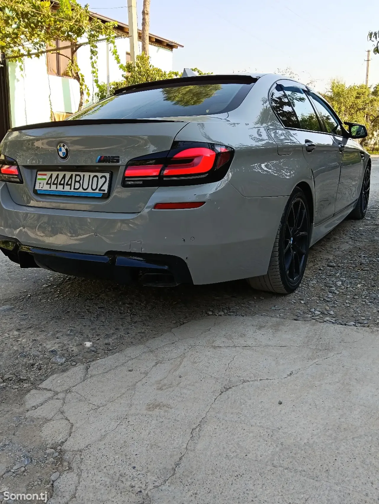 BMW 5 series 2011 · 4.4 AT