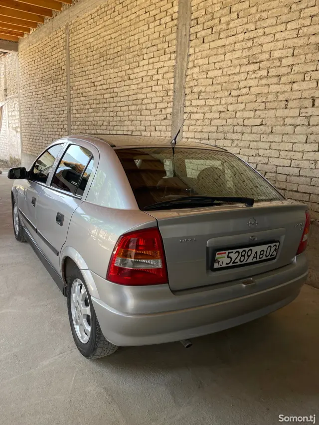 Opel Astra G 2003 · 1.6 MT