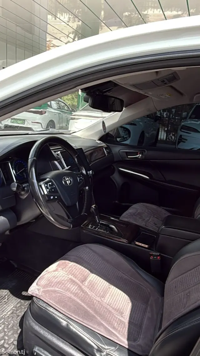 Toyota Camry 2015 · 2.5 AT