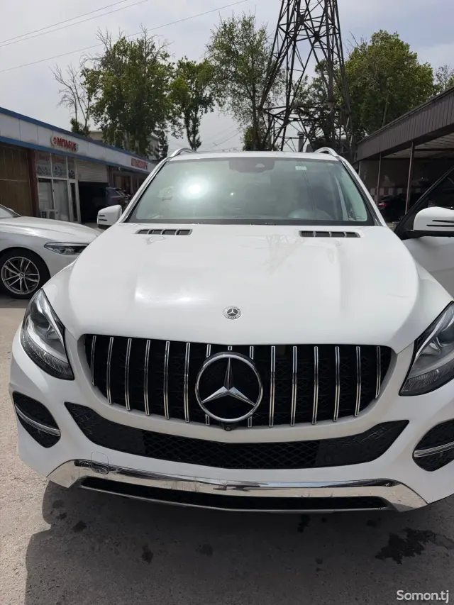 Mercedes-Benz GLE class 2018 · 3.5 AT